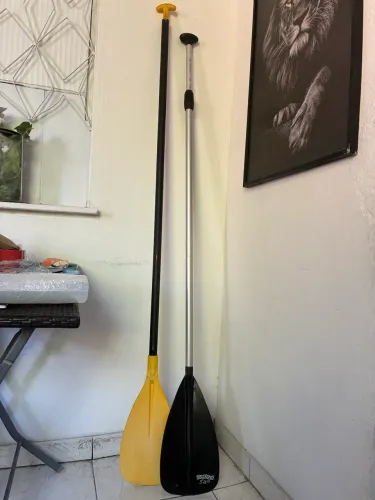Remos para a prática de Stand Up Paddle (