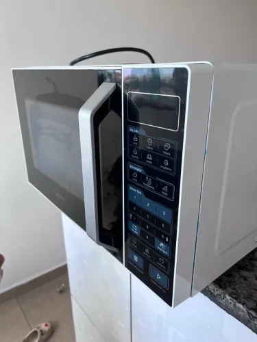Vendo microondas Midea usado pouco tempo