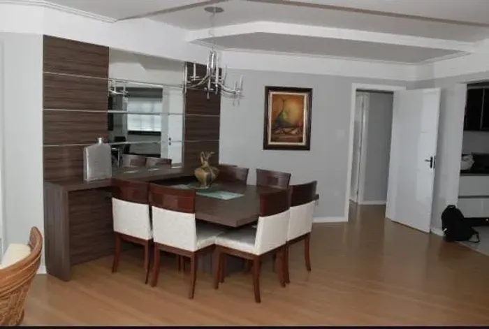 Vendo Mesa com 6 cadeiras +painel +espelho