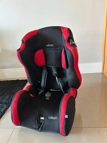 Cadeirinha automotiva infantil