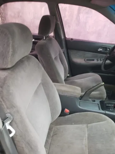 Carro dos anos 90 em ótimo estado para uso! 