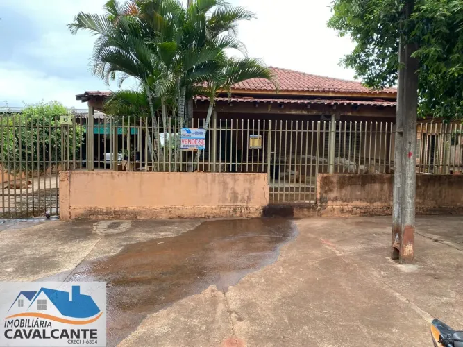 Casa a venda centro de Marilena-PR.