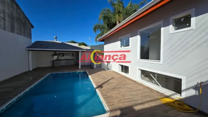 EXCELENTE CASA EM ATIBAIA COM PISCINA