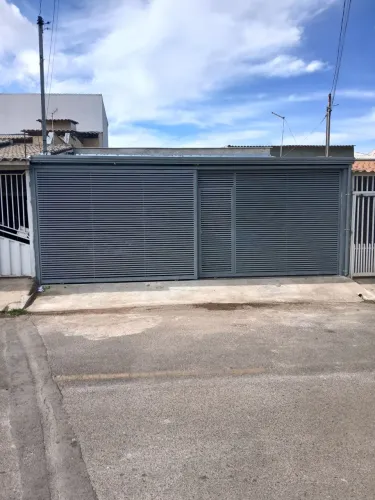 Excelente casa na quadra mais tranquila de Santa Maria 