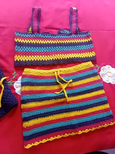 Vendo três peças de roupas