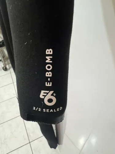 Long john  Rip curl E bomb 2.2mm selado ?