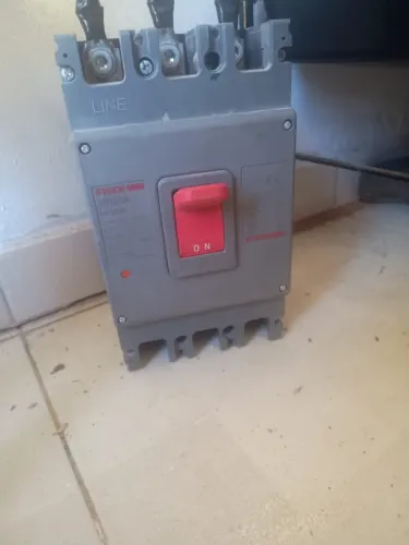 Disjuntor de caixa moldada Steck SDJS350 (350A)