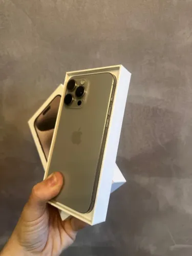 iPhone 15 Pro Max 256GB - Seminovo