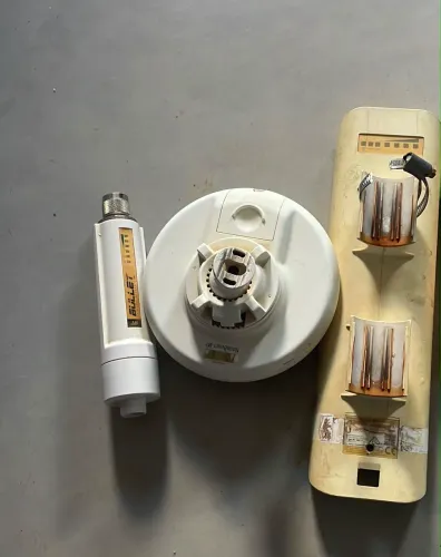 1 bullet M5, 1 nano beam M5 e 1 nano station M5