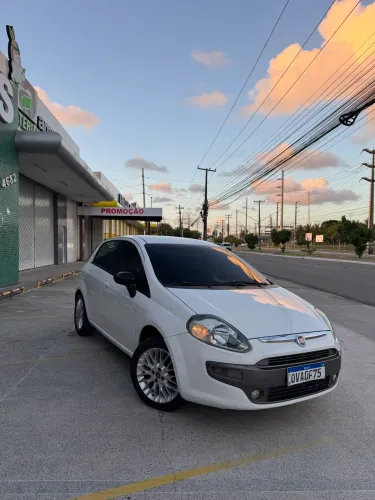 Fiat Punto Essence 1.6 Flex 16V 5P 2014