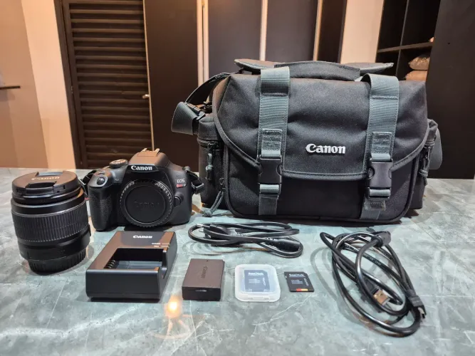 Canon EOS Rebel T7 - DSLR + Lente