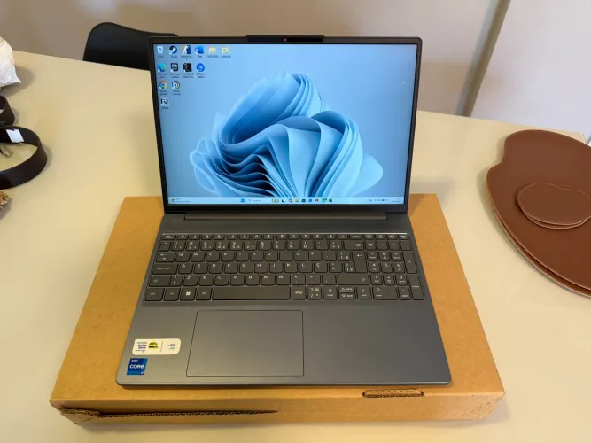 Notebook Lenovo ideapad slim 3 com I7 e 16G