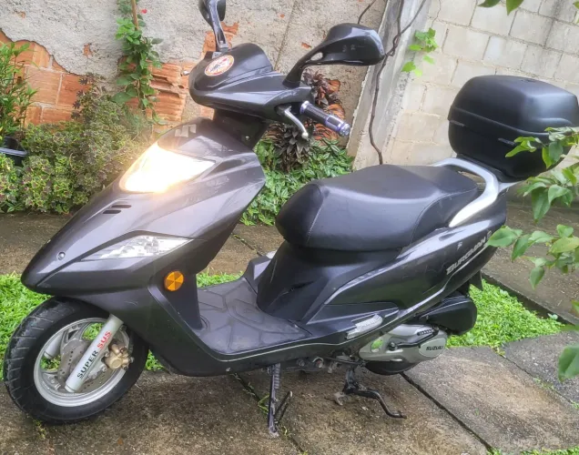 SUZUKI BURGMAN 125cc (2016) CINZA 