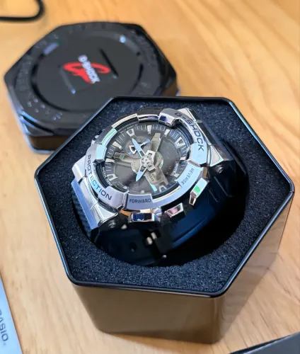 Relógio G-Shock GM-110-1ADR