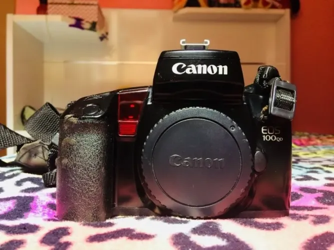Câmera fotográfica analógica Canon