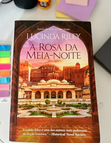 Livro A Rosa da meia noite-Lucinda Riley R$25,00