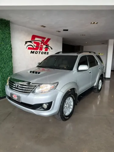 Toyota Hilux SW4 SRV D4-d 4X4 3.0 TDI Dies. AUT 2014