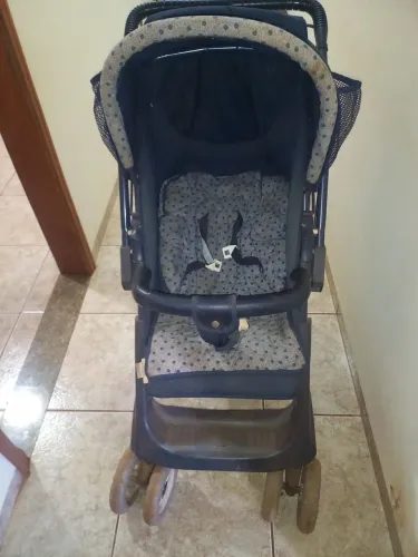 Vendo Carrinho de bebê Galzerano