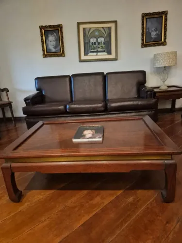 Mesa de centro em mogno maciço