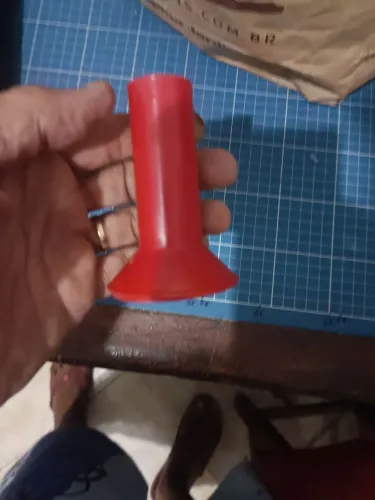Vendo cones de plástico para artesanato