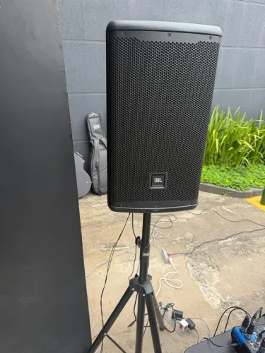 Par de caixas JBL EON 710