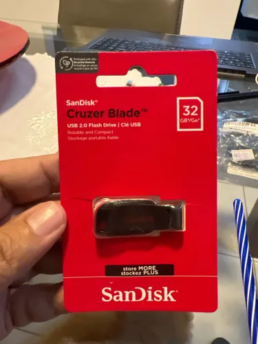 Pen Drive SanDisk Cruzer Blade 32GB USB 2.0 - Novo Lacrado