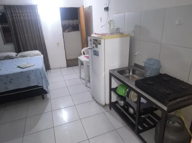 Alugo suíte, kitnet e apartamento mobiliado.