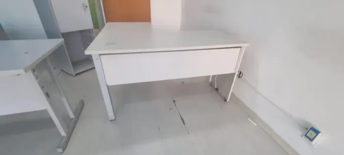 02 Mesas de escritório em L