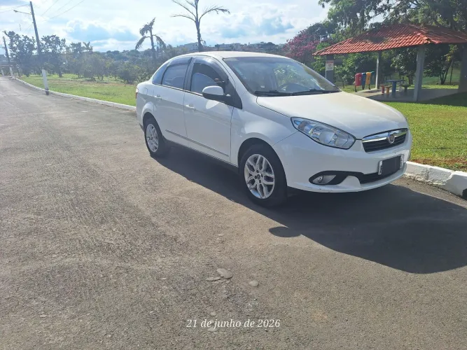 Fiat Grand Siena Essence Dual. 1.6 Flex 16V 2016
