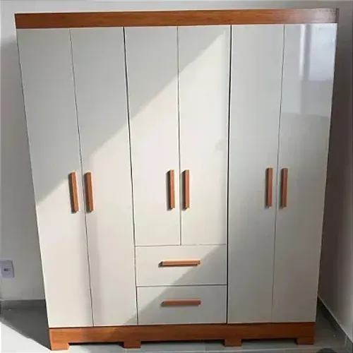 Guarda roupa com 6 portas e 2 gavetas