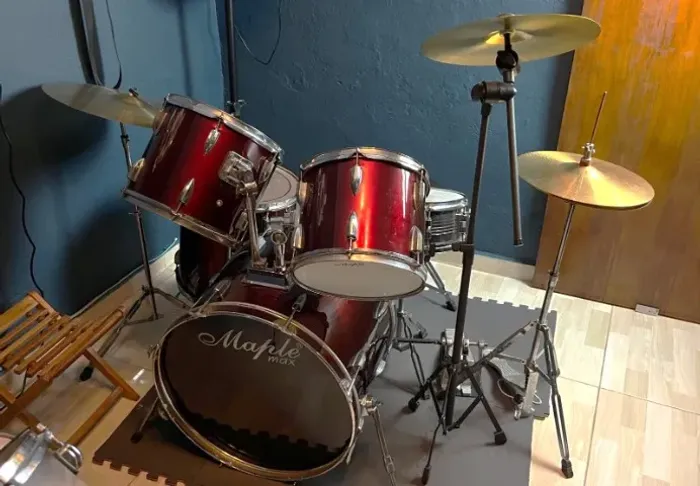 Bateria Completa (Com pedal duplo, pratos e ferragens) Maple Max - Bumbo 22"