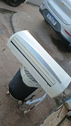 Central 9 btu funcionando normal ,1000$ com instalação