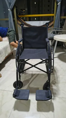 CADEIRA DE RODA