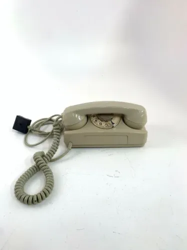 Telefone de mesa Antigo estilo `tijolinho` da década de 1980