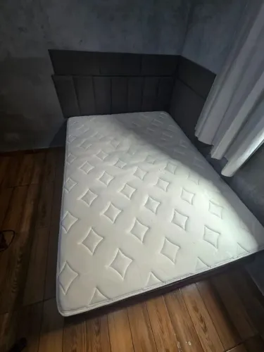 Vendo colchão casal padrão com base.<br>$600,divido no cartão