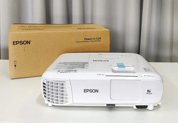 Projetor EPSON E24 NOVO NA CAIXA OPORTUNIDADE