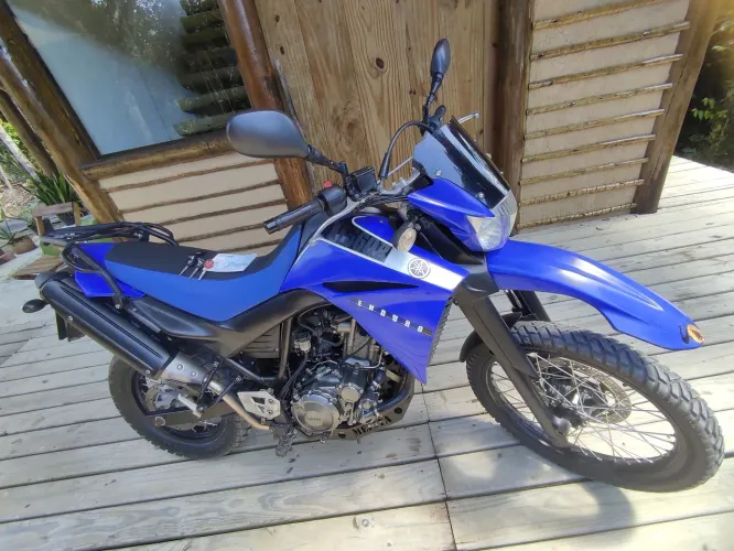 XT 660 , quatro com pintura original sem solta , moto pelo ano ,bem conservada,