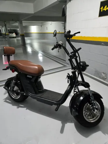 Scooter Elétrica Moto Chefe X12 1000W 2024/5 - Sem CNH, Impecável! E 2 brindes incríveis 