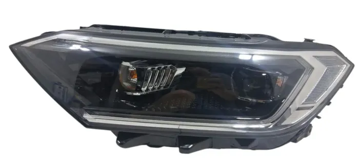 Farol com Led Lado Esquerdo Jetta GLi 2020 a 2024 (com a Lente Trocada)