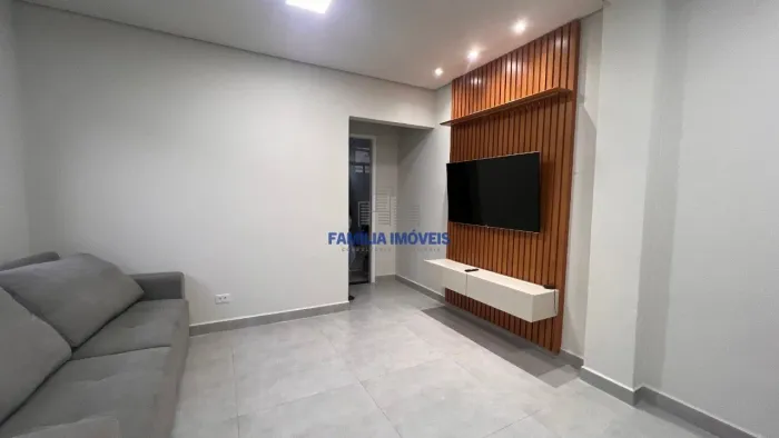 Casa para alugar 1 quarto e quintal no Marapé em Santos