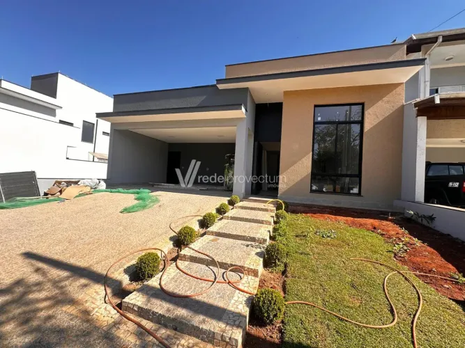 Casa à venda no condomínio Campos do Conde II na cidade Paulinia.