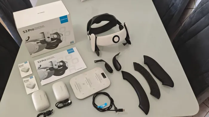Kit Bobovr (S3 Pro Head Strap + BD3 Charging Dock + 2 Baterias B100)