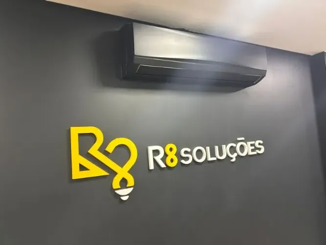 Logo em pvc expandido