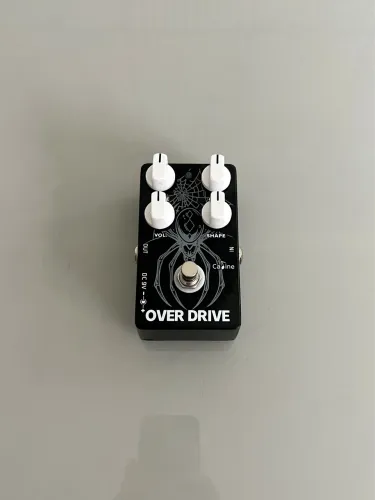 O Caline Bass Over Drive The Widow CP-65