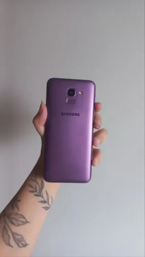 Samsung Galaxy j6 violeta