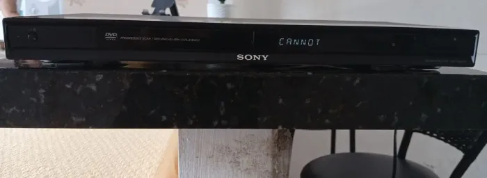 Vende-se dvd player Sony, sem cr, funcionando 100 % mod.dvp -NS57p