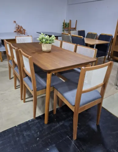 Mesa de Jantar com tampo laminado 1.80x90 com 08 cadeiras