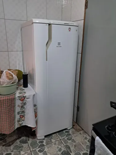 Geladeira Electrolux frost free 322 litros