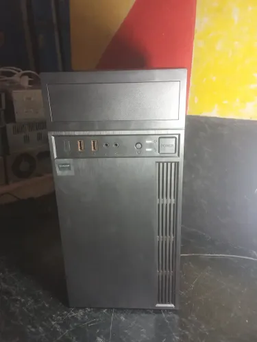 Gabinete com fonte - seminovo.