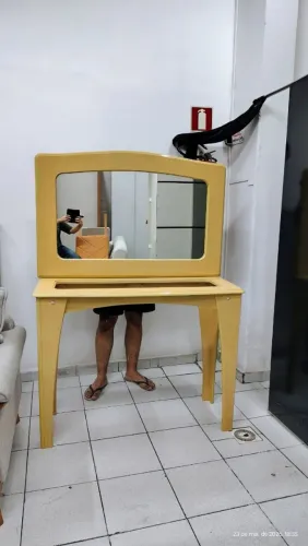 vendo conjunto raridade ! aparado e espelho na cor Marfim, 1,2 m de largura 100% MDF.